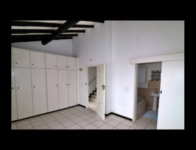 3 BEDROOM TOWNHOUSE FOR SALE IN SUNNYROCK